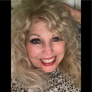 Meet your Posher, Christy